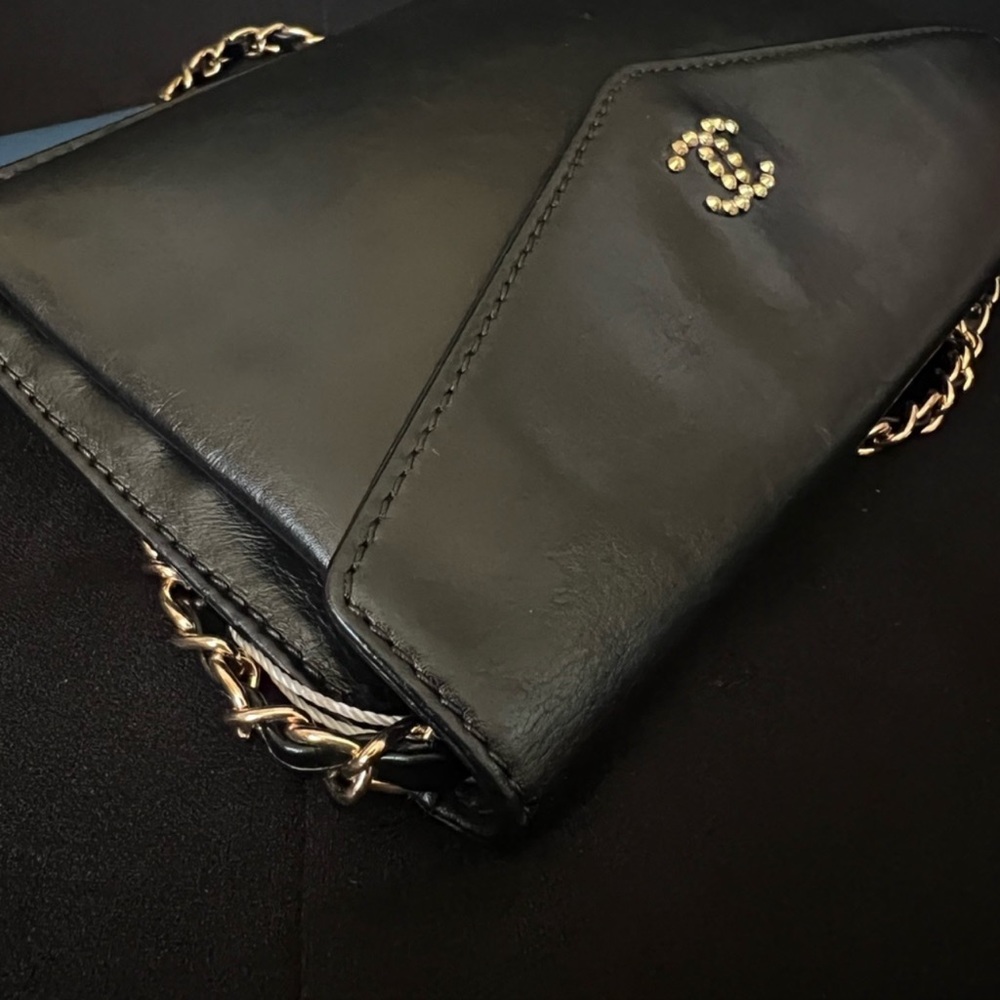Beautiful authentic Chanel flap crossbody.😍 - Picture 8 of 8